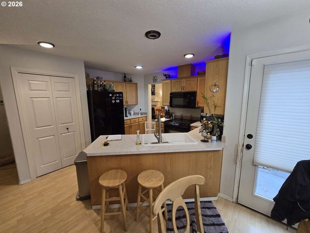 18928 HIGHLAND Dr, Oregon City, OR 97045