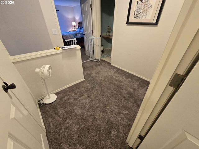 18928 HIGHLAND Dr, Oregon City, OR 97045