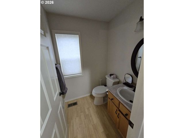 18928 HIGHLAND Dr, Oregon City, OR 97045