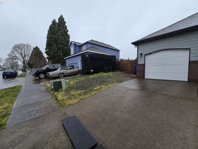 18928 HIGHLAND Dr, Oregon City, OR 97045