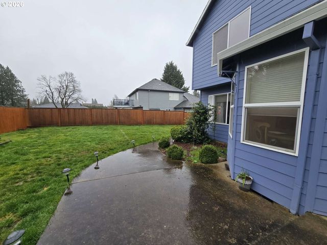 18928 HIGHLAND Dr, Oregon City, OR 97045