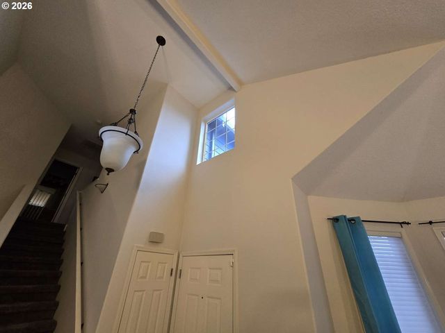 18928 HIGHLAND Dr, Oregon City, OR 97045