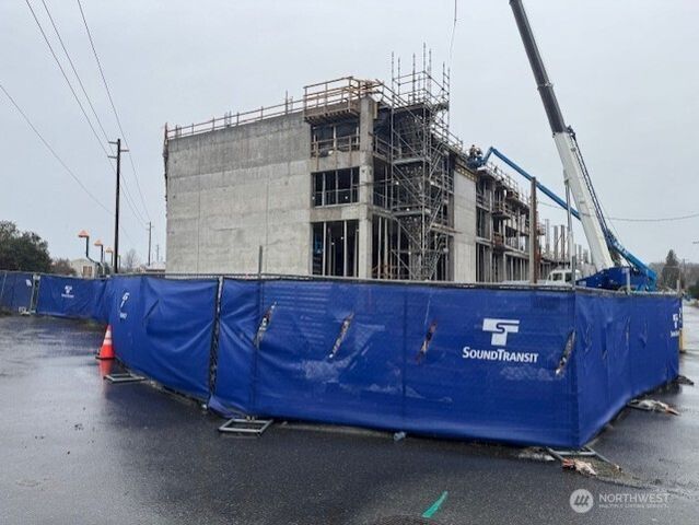 611 McKinnon Avenue, Sumner, WA 98390