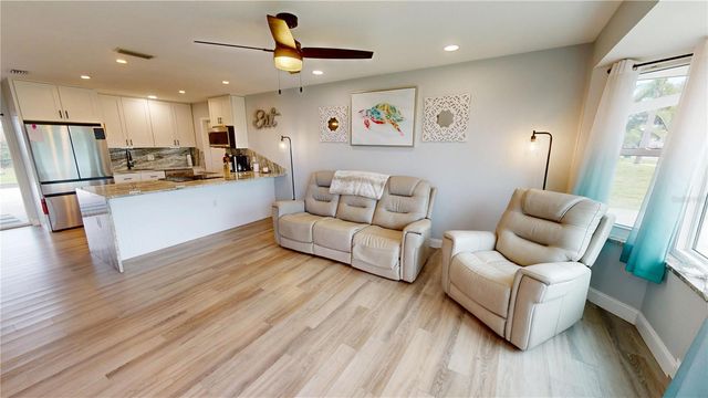 531 LAKEMONT AVENUE NW, Port Charlotte, FL 33952