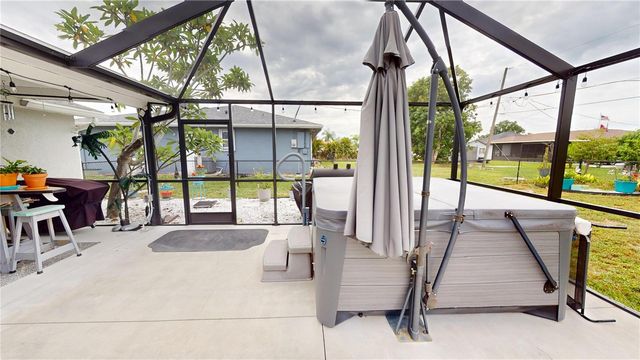 531 LAKEMONT AVENUE NW, Port Charlotte, FL 33952