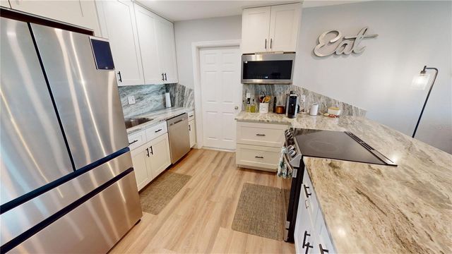 531 LAKEMONT AVENUE NW, Port Charlotte, FL 33952