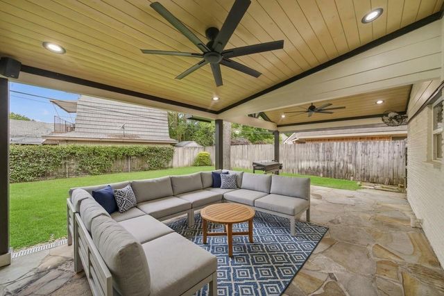 4407 Rosebay Drive, Houston, TX 77018