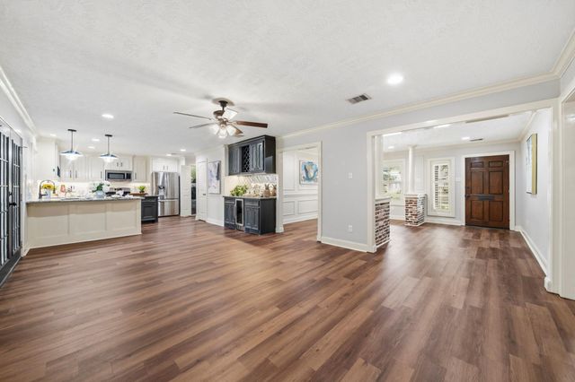 4407 Rosebay Drive, Houston, TX 77018