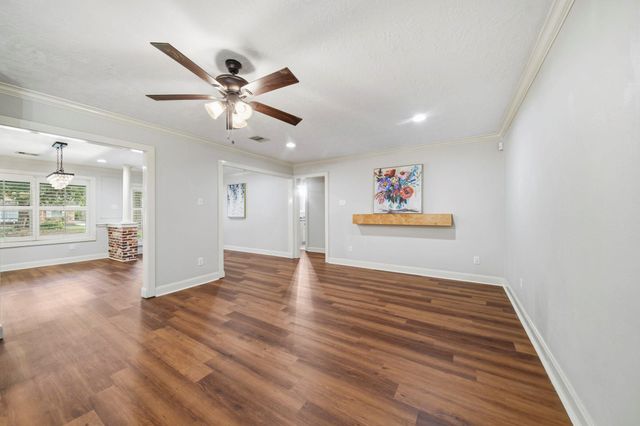 4407 Rosebay Drive, Houston, TX 77018