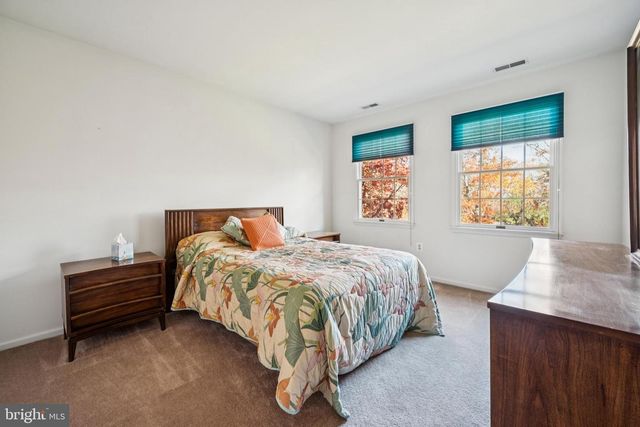 32 CONSTITUTION DR, Southampton, NJ 08088