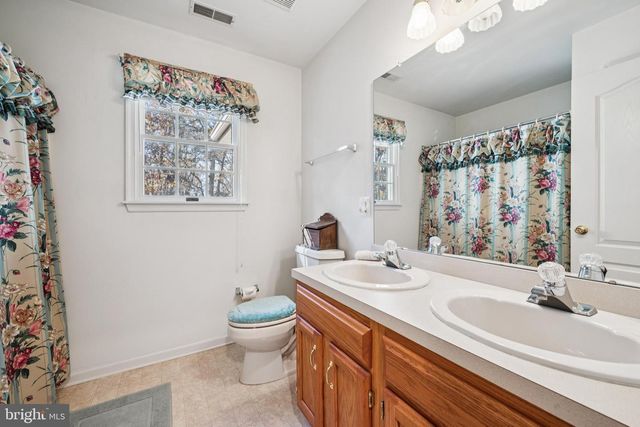 32 CONSTITUTION DR, Southampton, NJ 08088