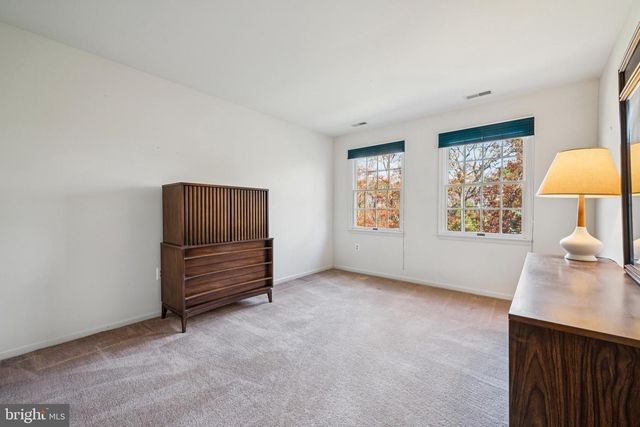 32 CONSTITUTION DR, Southampton, NJ 08088