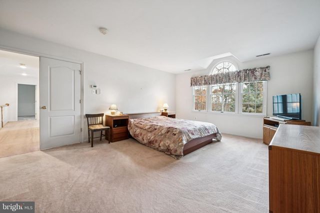 32 CONSTITUTION DR, Southampton, NJ 08088