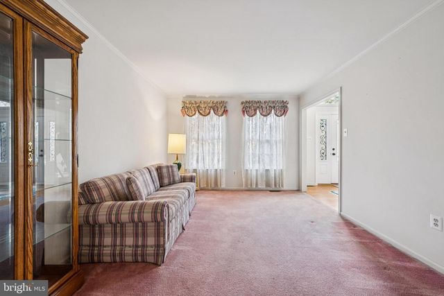 32 CONSTITUTION DR, Southampton, NJ 08088