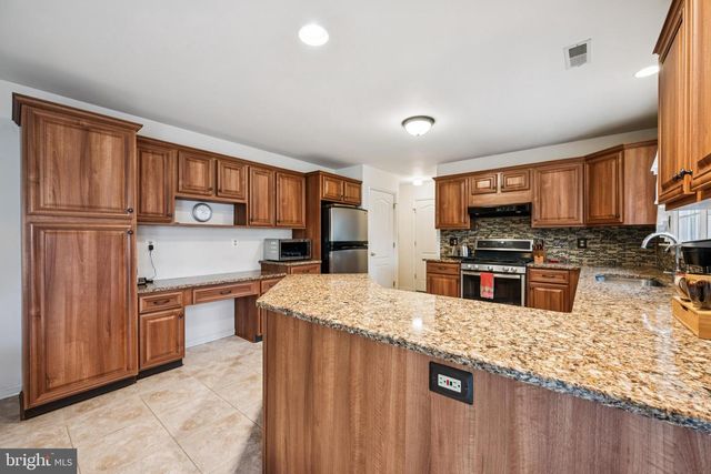 32 CONSTITUTION DR, Southampton, NJ 08088