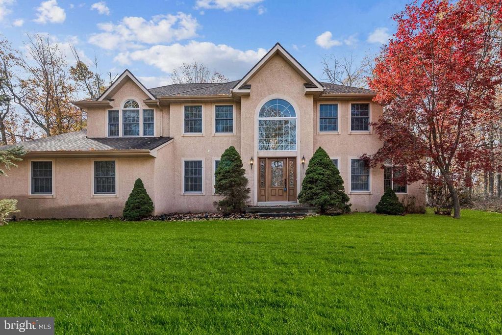 32 CONSTITUTION DR, Southampton, NJ 08088