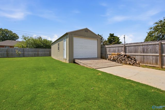 1902 Lillian Drive, Athens, AL 35611