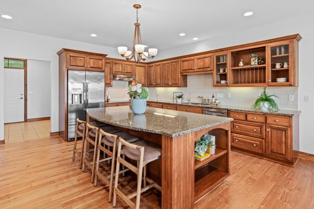 3447 Siems Court, Arden Hills, MN 55112