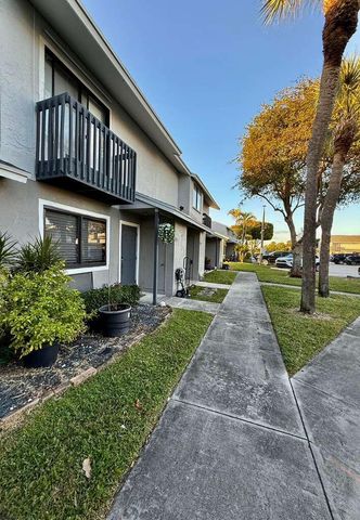 2403 Seaside Drive, Greenacres, FL 33463