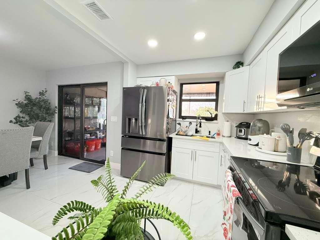 2403 Seaside Drive, Greenacres, FL 33463