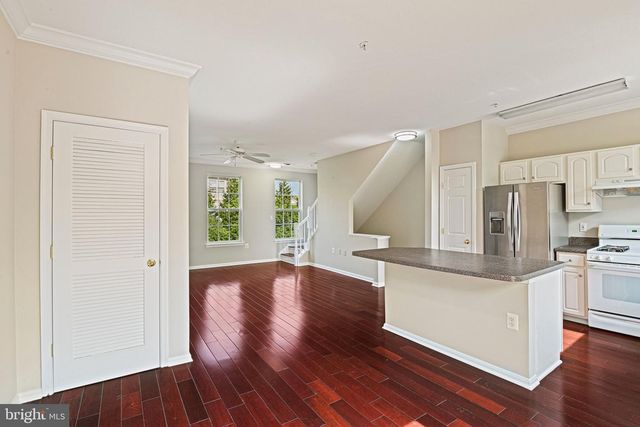 21792 JARVIS SQ, Ashburn, VA 20147