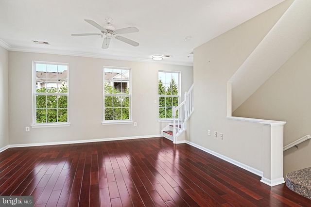 21792 JARVIS SQ, Ashburn, VA 20147