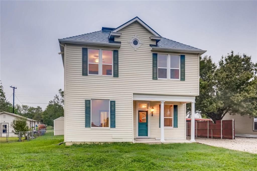 616 W 7th ST, Taylor, TX 76574