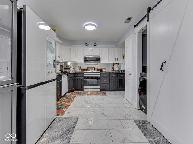 9119 Electric Court, Indianapolis, IN 46260