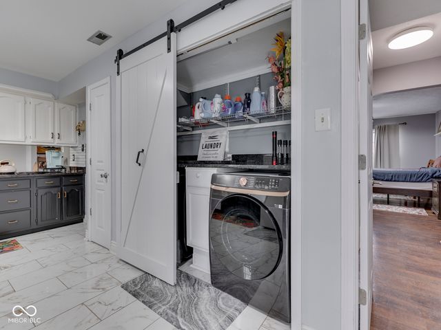 9119 Electric Court, Indianapolis, IN 46260