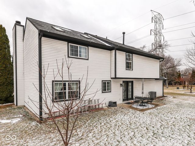 9119 Electric Court, Indianapolis, IN 46260