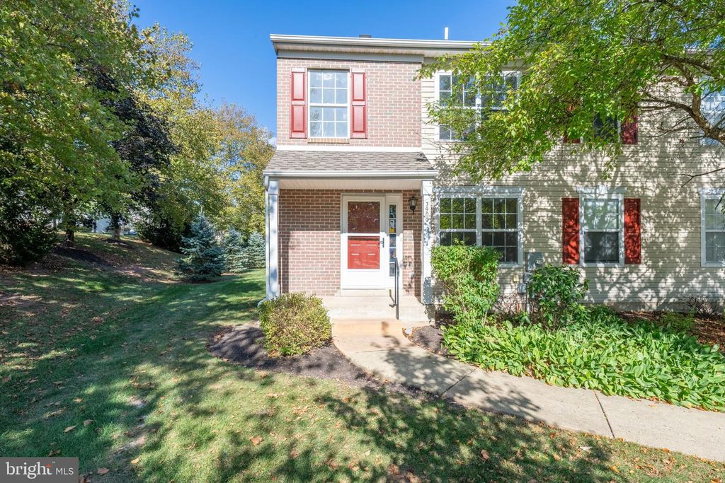 3900 CAPTAIN MOLLY CIR, Doylestown, PA 18902