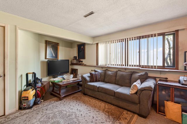 1058 Grant Street, Anoka, MN 55303