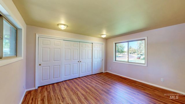 2137 Hillcrest Drive, Twin Falls, ID 83301