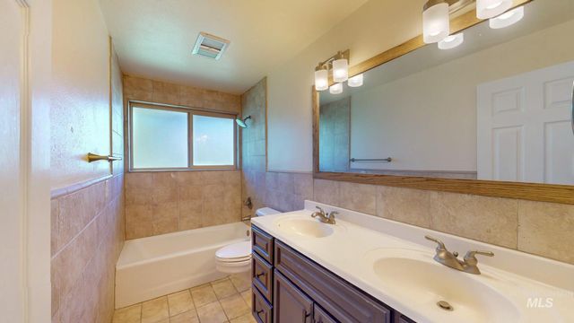2137 Hillcrest Drive, Twin Falls, ID 83301