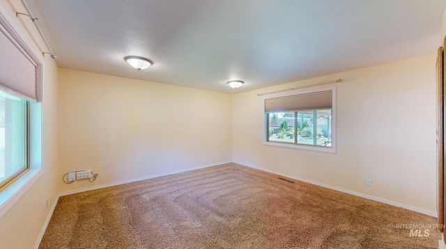 2137 Hillcrest Drive, Twin Falls, ID 83301