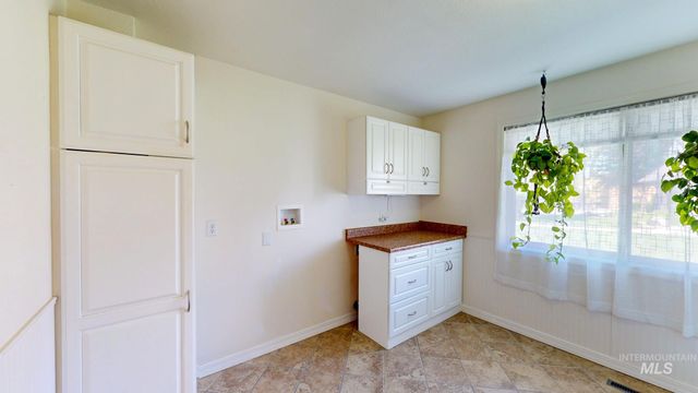 2137 Hillcrest Drive, Twin Falls, ID 83301