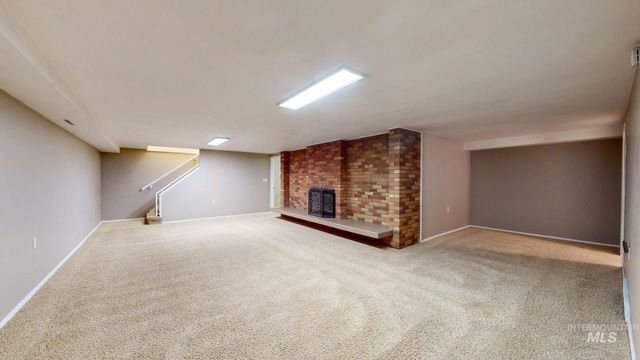 2137 Hillcrest Drive, Twin Falls, ID 83301