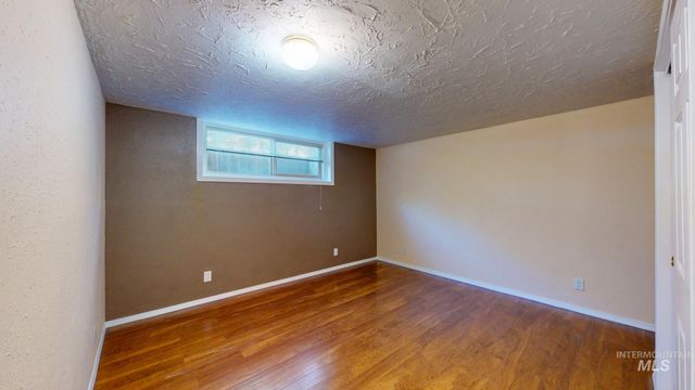 2137 Hillcrest Drive, Twin Falls, ID 83301