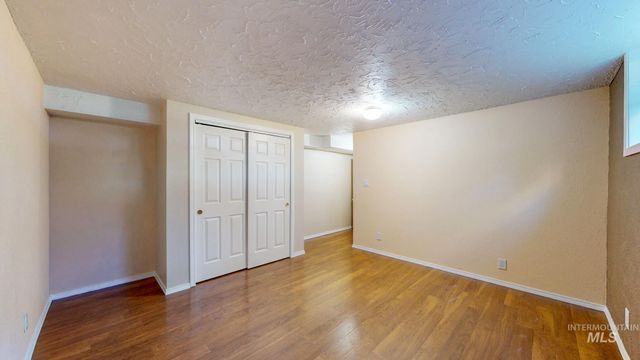 2137 Hillcrest Drive, Twin Falls, ID 83301