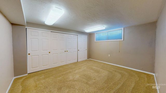 2137 Hillcrest Drive, Twin Falls, ID 83301