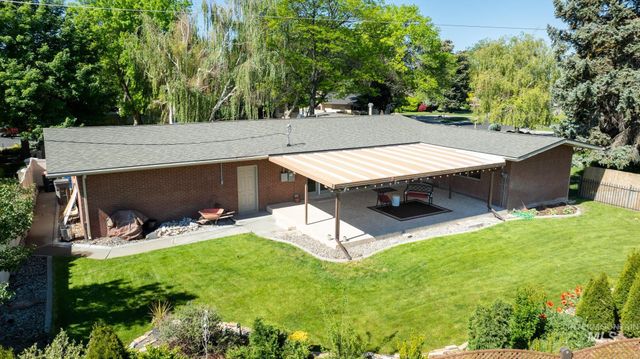 2137 Hillcrest Drive, Twin Falls, ID 83301