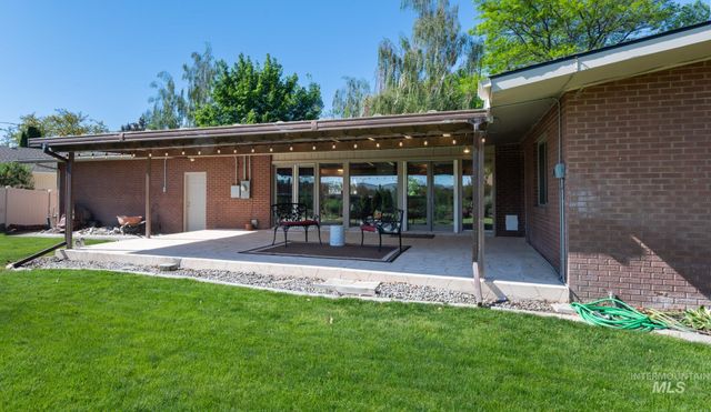 2137 Hillcrest Drive, Twin Falls, ID 83301