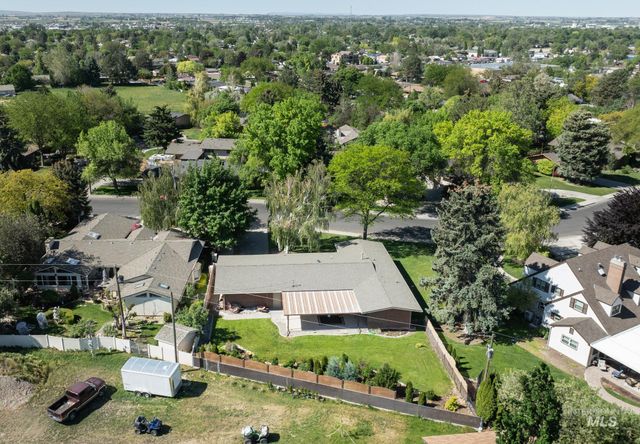 2137 Hillcrest Drive, Twin Falls, ID 83301