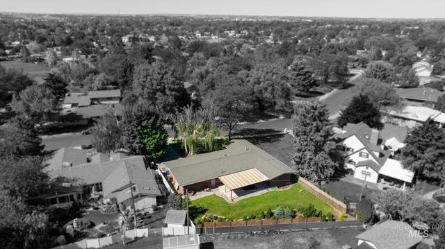 2137 Hillcrest Drive, Twin Falls, ID 83301