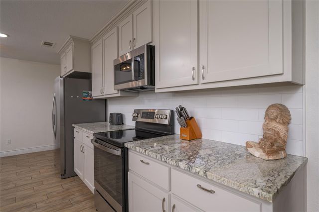 1905 Oak Springs RD, Kempner, TX 76539