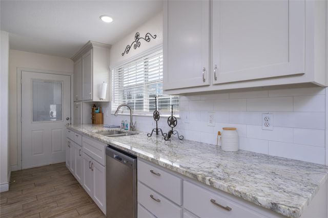 1905 Oak Springs RD, Kempner, TX 76539