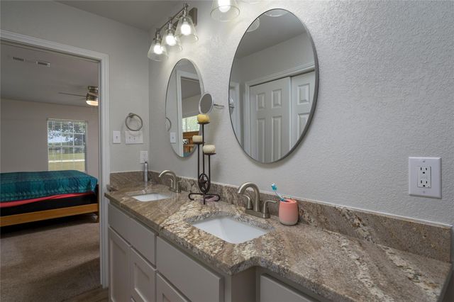 1905 Oak Springs RD, Kempner, TX 76539