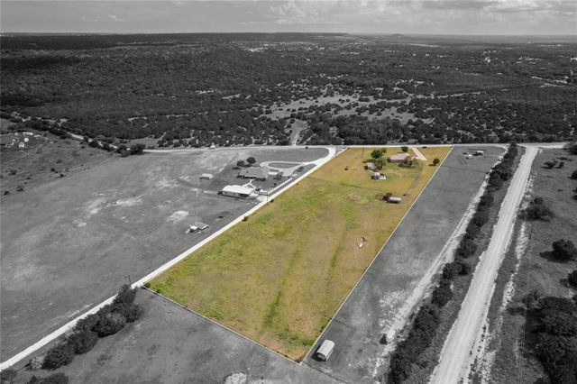 1905 Oak Springs RD, Kempner, TX 76539