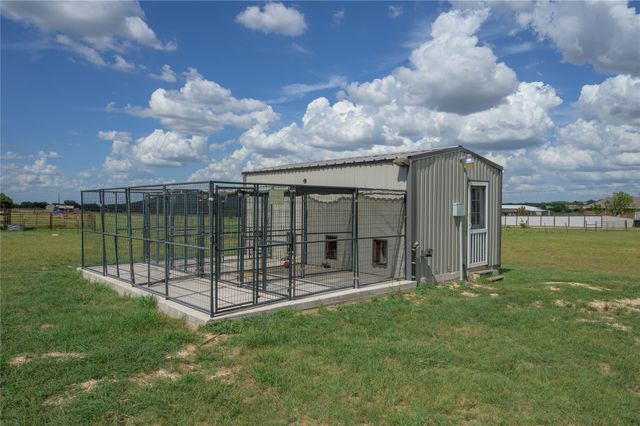 1905 Oak Springs RD, Kempner, TX 76539
