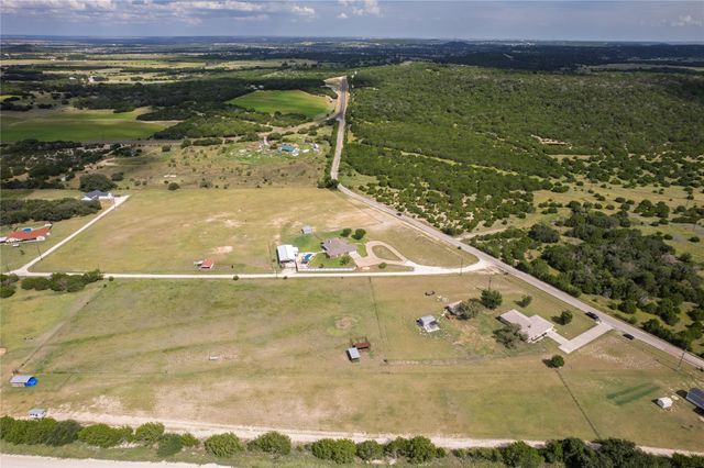1905 Oak Springs RD, Kempner, TX 76539